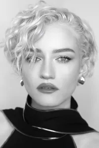Julia Garner